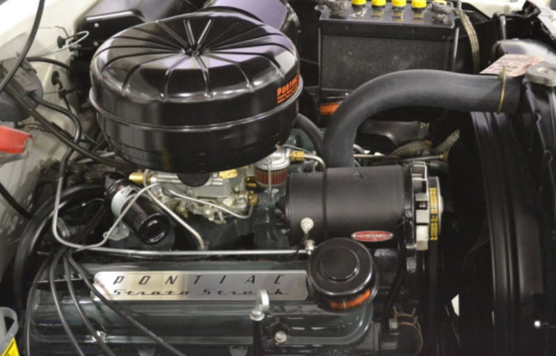 File:Pontiac Strato Streak engine 316 ci 227 HP.jpg